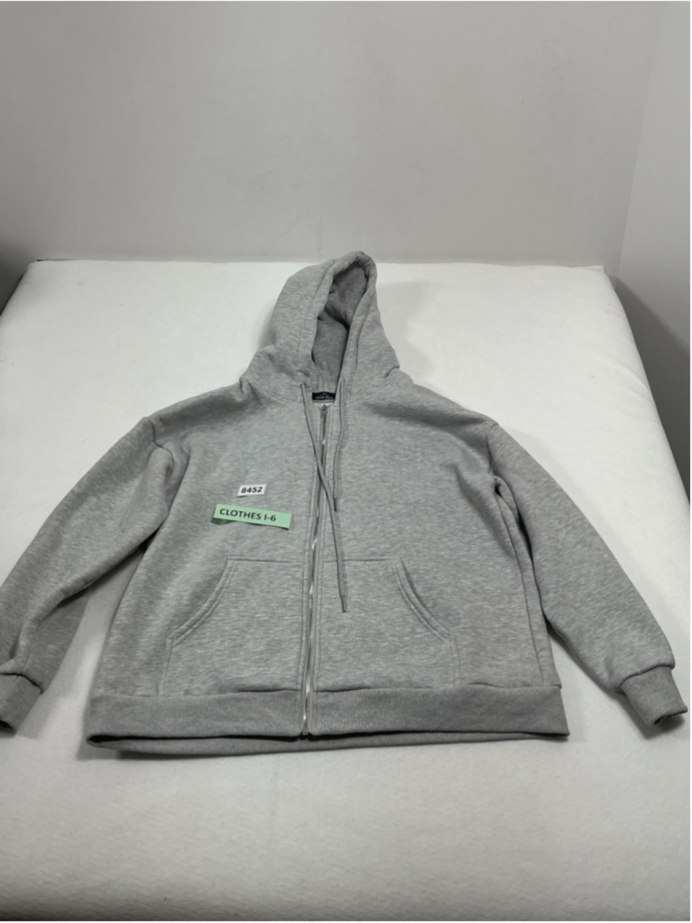 Womans Excellent Condition Trendy Queen Full Zip Hooded Sweatshirt Large Gray - Picture 1 of 6